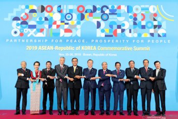 Jokowi hadiri KTT ASEAN-ROK di Busan Korsel