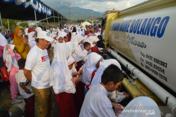 1.000 siswa SD sikat gigi massal di Bone Bolango