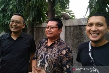 Berdoa jadi persiapan Nunung dan suami hadapi vonis hakim