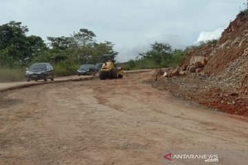 Bupati Jayapura keluhkan mandeknya pembangunan jalan Sentani-Depapre