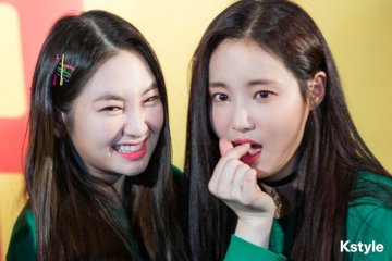 Taeha dan Yeonwoo keluar dari MOMOLAND