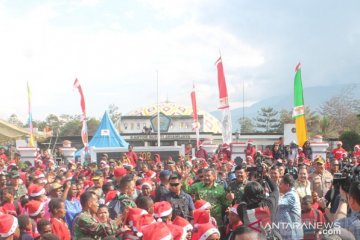 Panglima TNI ajak warga Jayawijaya sebar kasih Natal