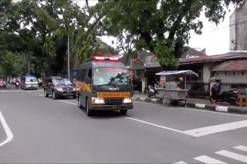 Jenazah pelaku bom Medan dan korban luka di bawa ke RS Bhayangkara