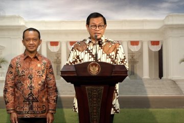 Jokowi perintahkan menteri cabut 40 permen hambat investasi