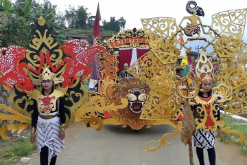 Kirab Regeng Maulid, menjaga budaya Jawa di Temanggung