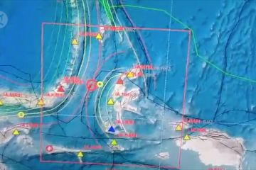 Peringatan dini tsunami, petugas BPBD Ternate patroli lapangan