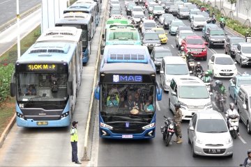 Pemprov DKI genjot jumlah pengguna angkutan umum