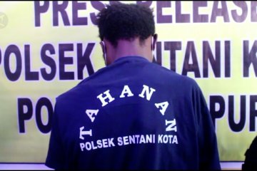 Polisi amankan warga Papua membawa senjata api