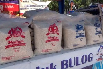 Produksi padi turun, Bulog Jember stabilkan harga beras