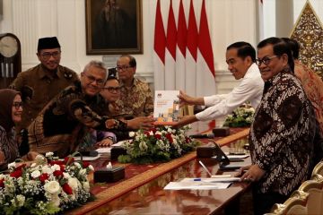 KPU laporkan hasil pelaksanaan Pemilu 2019 kepada Presiden Jokowi
