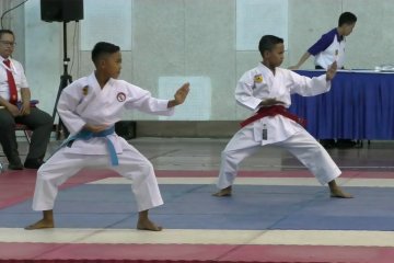 Kejurnas karate berhadiah beasiswa sarjana