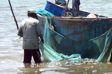 Memberi perlindungan nelayan lewat BPJS