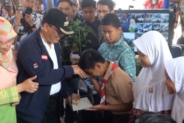 Pemkot Bandung mulai bagikan 2.000 ekor anak ayam