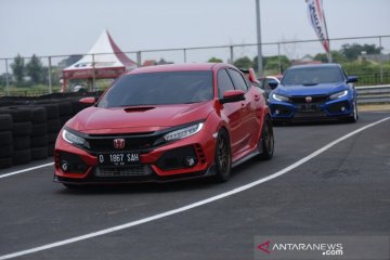 Komunitas Honda Civic Type R jajal sirkuit BSD Grand Prix