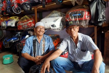 Dua pasar mainan Jakarta dengan dua kisah