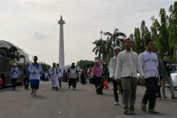 Reuni 212 rampung, massa mulai tinggalkan Monas