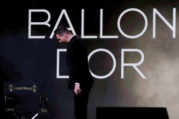 Untuk keenam kalinya Lionel Messi sabet Ballon d'Or