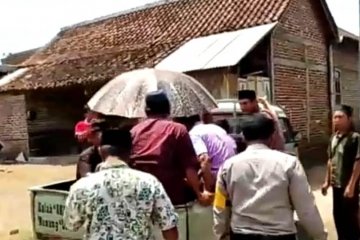 Seorang balita di Madiun meninggal dengan kulit melepuh