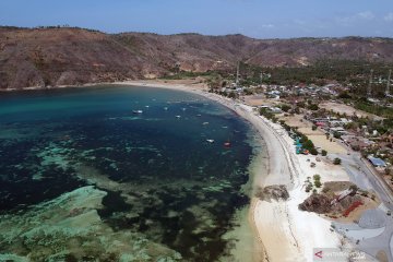 Pesona pantai Kuta Mandalika