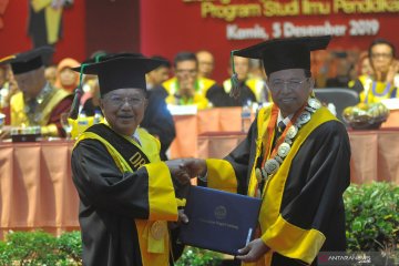 Jusuf Kalla terima gelar doktor kehormatan dari Universitas Negeri Padang