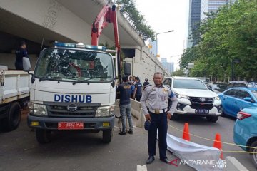 Dishub DKI rapikan lagi beton MCB di 'u-turn' Jalan Satrio
