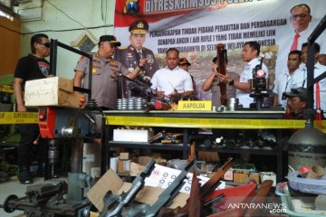 Polda Jatim gerebek gudang perakitan senjata ilegal di Lumajang