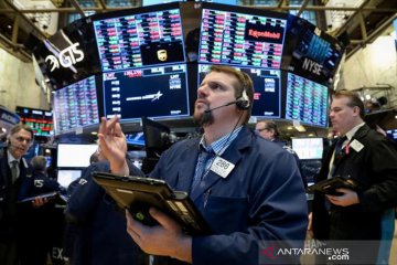 Wall Street ditutup bervariasi di tengah laporan laba dan data ekonomi