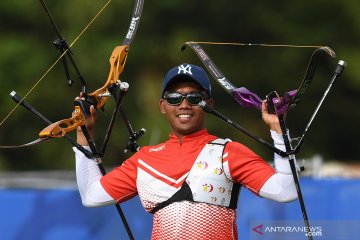 Hendra Purnama sumbang emas di Panahan Recurve Individu Putra