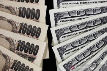Dolar turun terhadap yen, investor cari tempat aman karena virus China