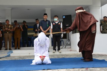 Terpidana pelanggar hukum Syariat Islam jalani eksekusi cambuk