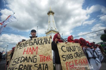 Aksi meminta penuntasan kasus pelanggaran HAM