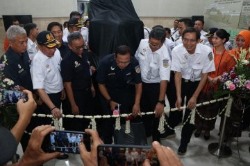 Dirut KAI resmikan patung Bung Karno di Stasiun Blitar