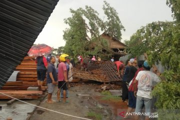 Akibat angin ribut di Klaten, seorang anak meninggal