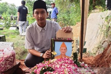 Jenazah mantan Ketum HMI Sulastomo dimakamkan di TPU Tanah Kusir