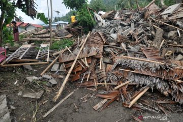 Korban banjir di Kulawi masih bertahan di lokasi pengungsian