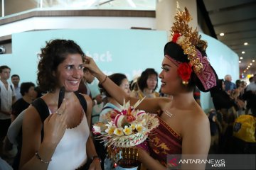 Bandara Ngurah Rai suguhkan seni tradisional Bali untuk wisatawan