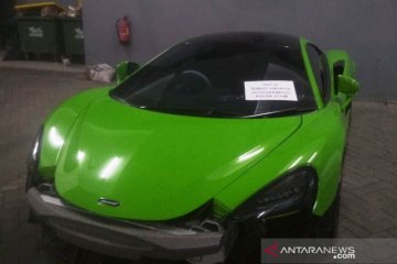 Polda Jatim sita sembilan mobil mewah diduga tak taat administrasi