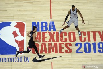 NBA:  Phoenix Suns vs  San Antonio Spurs