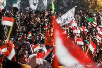 Banser bersholawat bersama TNI dan Polri