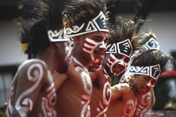 Meriahnya festival budaya Indonesia satu