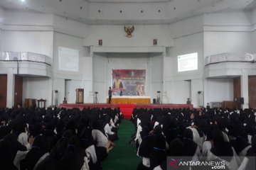 Rektor UHO mendorong mahasiswa cinta NKRI