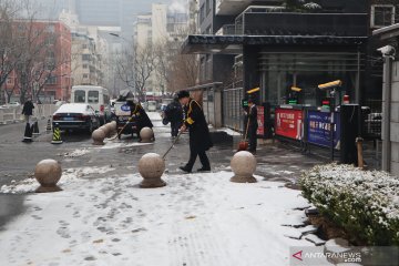 Hujan salju di Beijing tunda penerbangan, ganggu lalu lintas