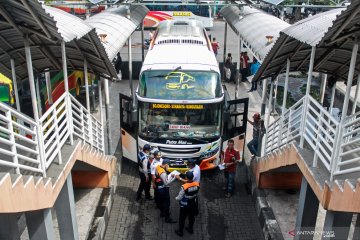 Polisi ingatkan musim liburan masyarakat peduli keselamatan di jalan