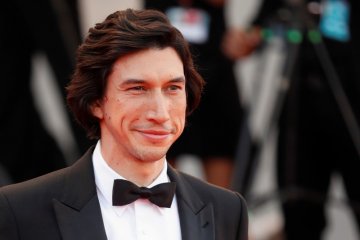 Adam Driver "cabut" saat tengah diwawancarai NPR soal "Marriage Story"