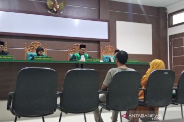 Kepala sekolah dan wakilnya divonis hukum cambuk 30 kali di Aceh Jaya
