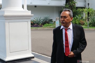 Lima orang anggota Dewan Pengawas KPK sudah tiba di kompleks istana