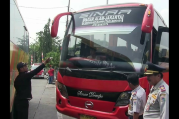 Puluhan bus di Terminal Kalideres kena sidak "ramp check"