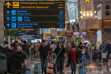 Puncak pergerakan penumpang liburan Natal dan tahun baru di Bandara Soekarno Hatta