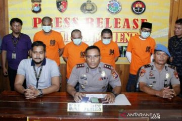 Polres Majene menangkap empat oknum LSM makelar kasus