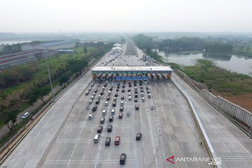 50 ribu kendaraan lebih tinggalkan Jakarta via GT Cikampek Utama